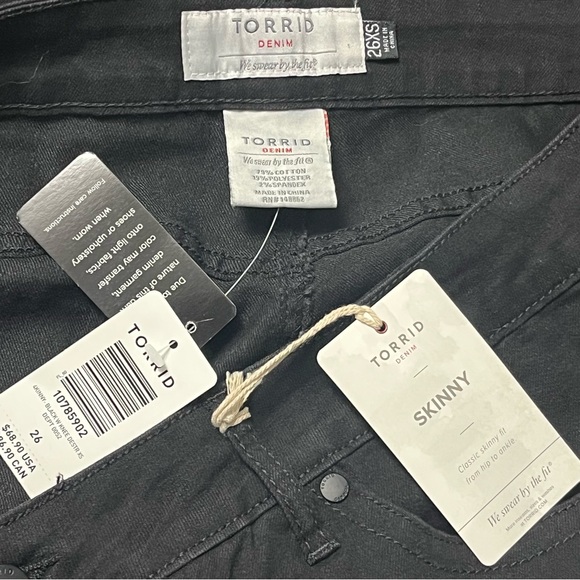 TORRID Distressed Skinny black denim jeans women’s size 26 XS NWT high rise - Picture 10 of 15